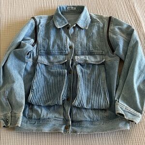 Vintage Light Blue Denim Jacket with Ribbed Pockets zip off sleeves